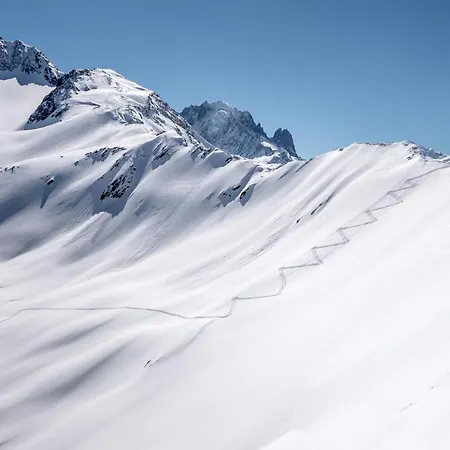 Gentianes - Center Next To Aiguille Du Midi Lift - By Cozee