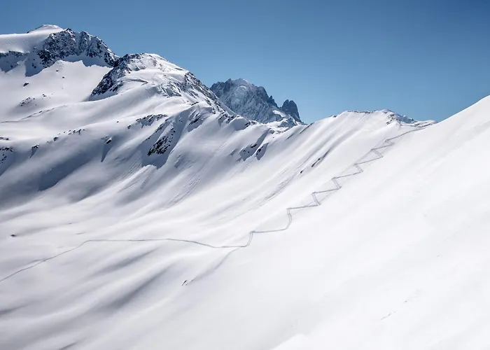 Gentianes - Center Next To Aiguille Du Midi Lift - By Cozee